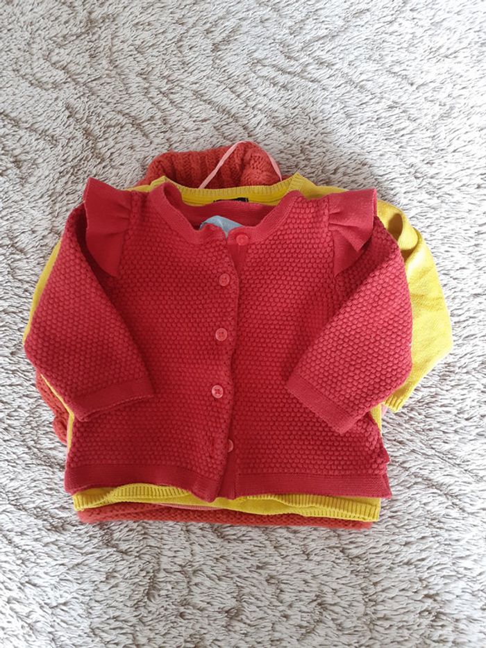 lot de 4 gilets 3 mois - photo numéro 8