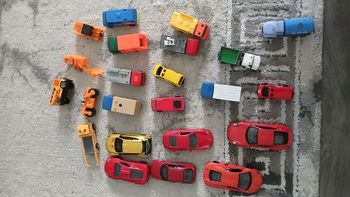 Lot de 23 petites voitures