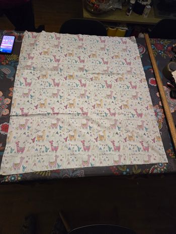 Morceaux de tissus motif lamai