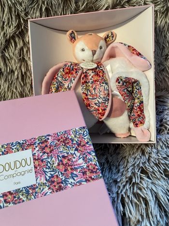 Doudou faon biche plat doudou et compagnie neuf etiquetté