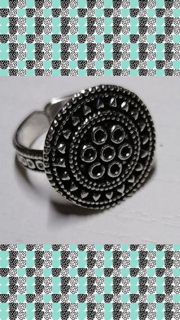 Bague argenté ronde motifs ethniques