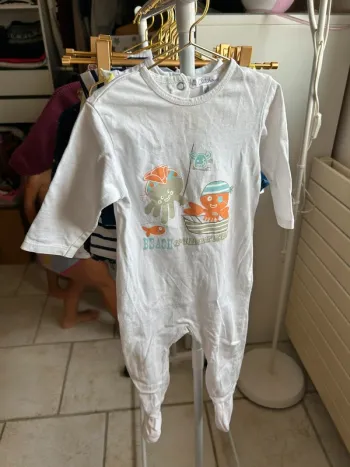 Pyjama mixte Kitchoun taille 12 mois très bon état