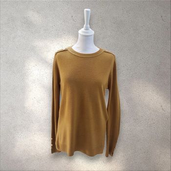 Pull doux couleur moutarde avec boutons dorés taille S