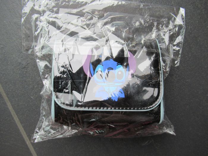 Petit sac bandoulière Stitch noir neuf - photo numéro 4