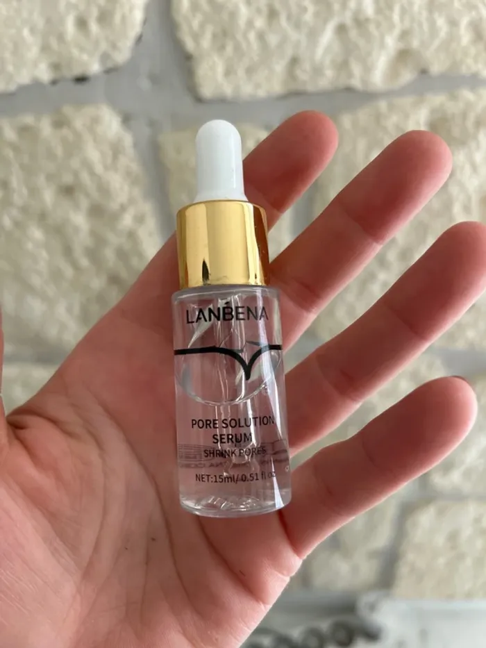 Sérum solution pore