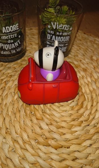 Voiture rouge Zoé le zèbre "peppa pig"