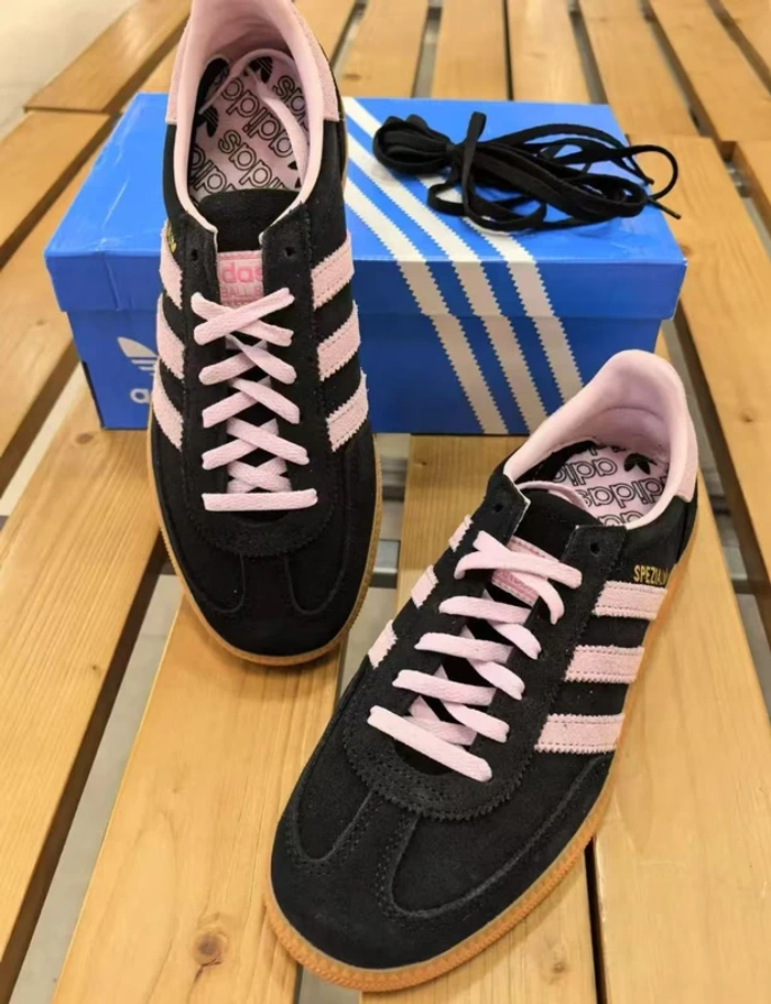 SpAéciale Adidas Handball taille 37 - photo numéro 4