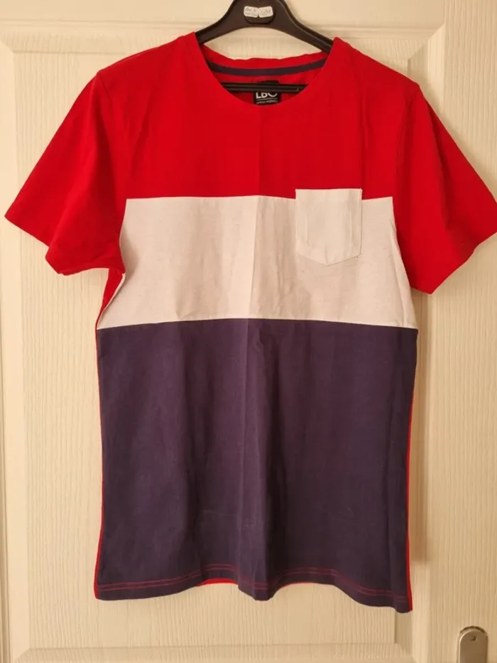 Tee shirt