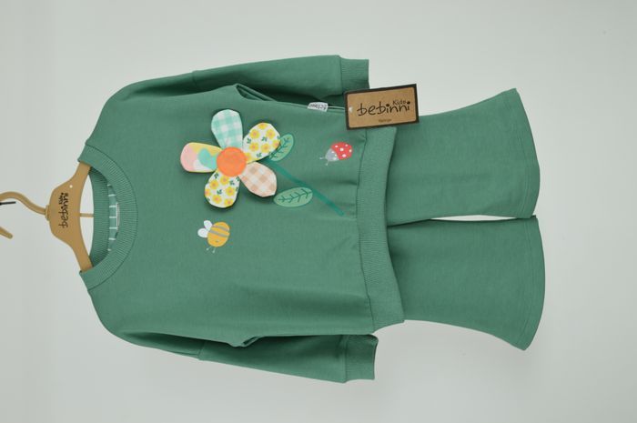 Ensemble Fille 5 Ans Élégant – Sweat Fleurs Relief & Pantalon Évasé Moderne - photo numéro 3