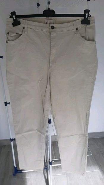 Pantalon beige stretch  taille 46