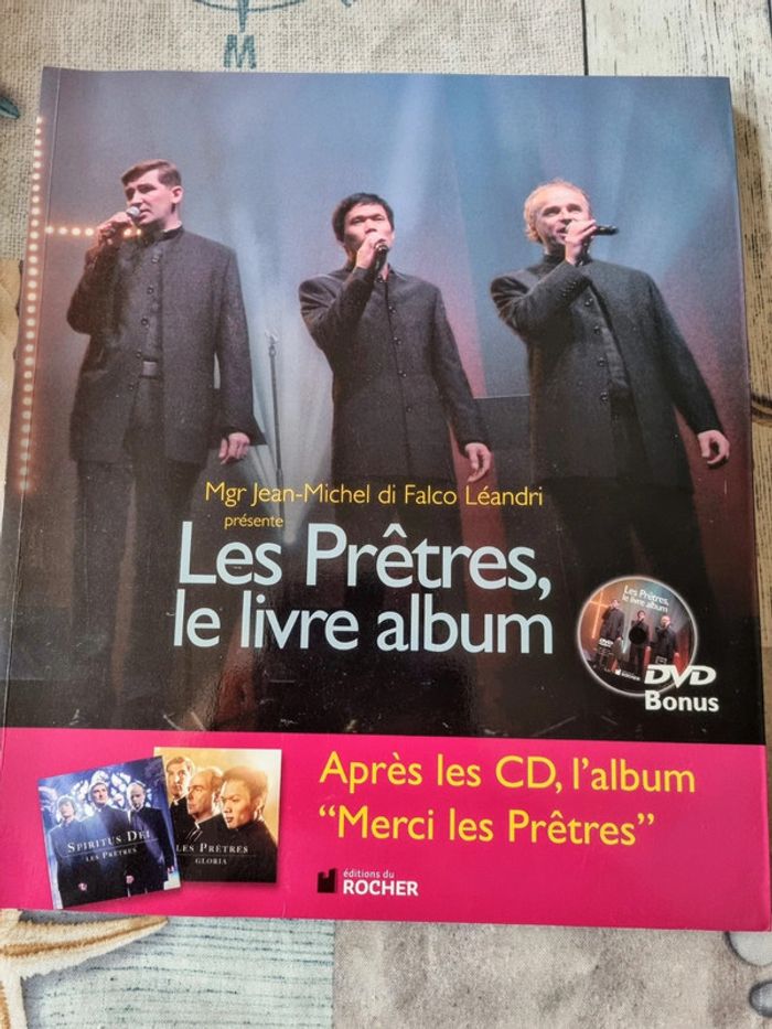 Livre " Les Prêtres"