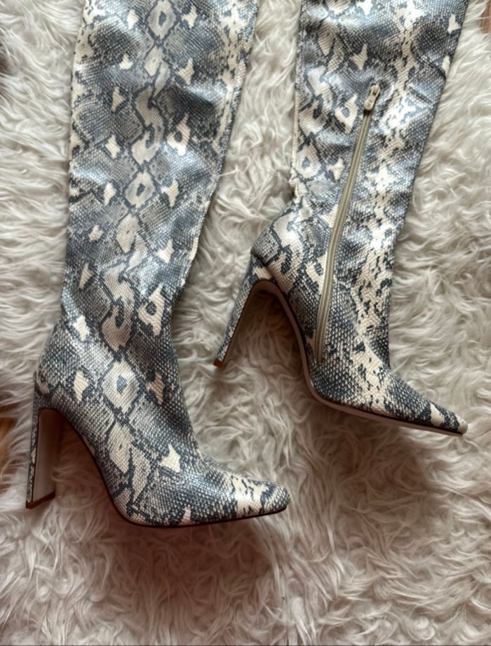 Bottes cuissardes simili cuir imprimé python T.6 (39) PrettyLittleThing TBE 🐍 - photo numéro 7