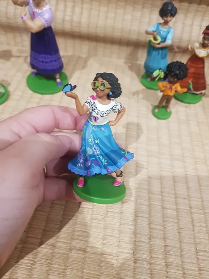 Lot de 9 figurines Encanto playset deluxe Disney Store - photo numéro 11