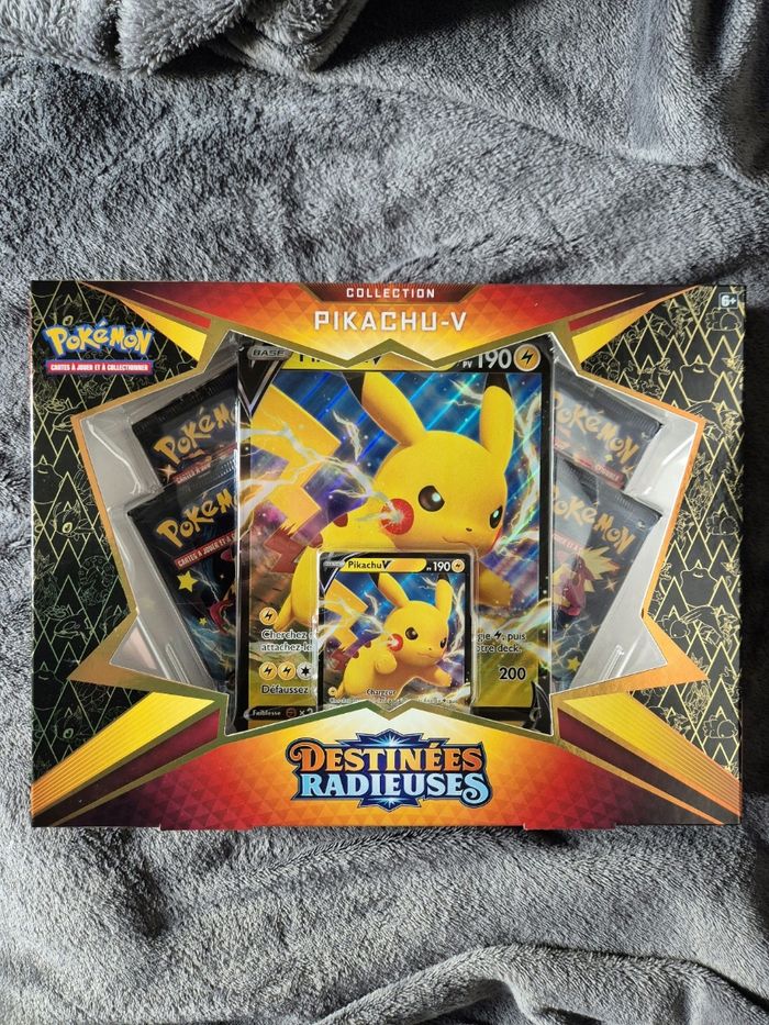 Coffret pikachu v destinées radieuses