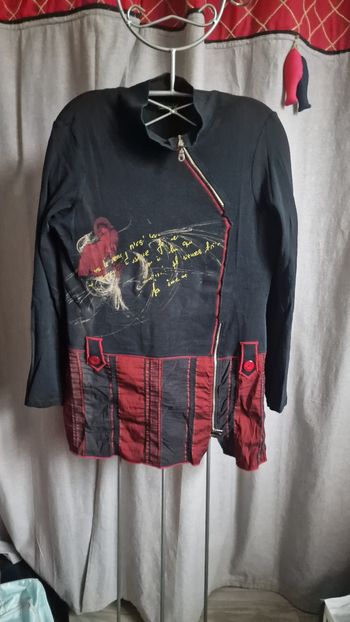 Tunique  rouge noir 42 44