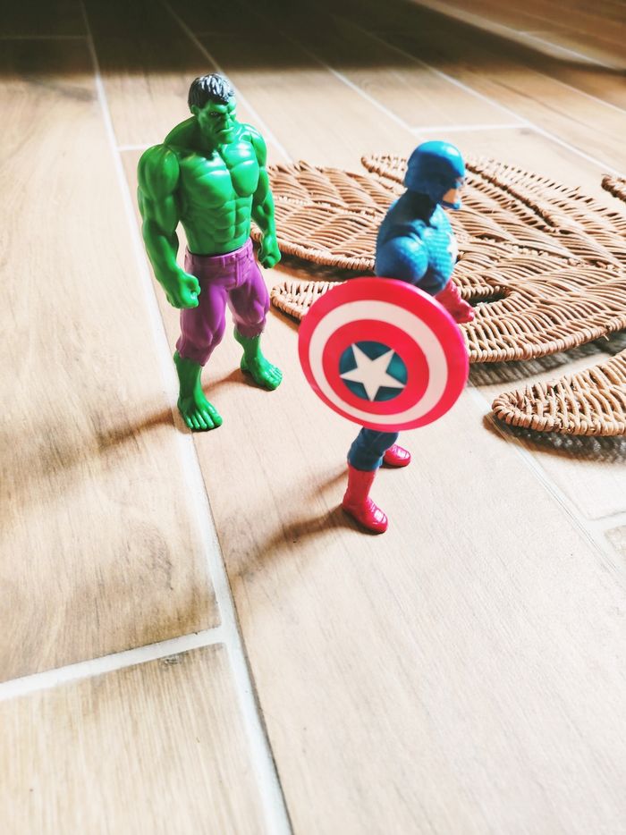 💫Lot de 2 Figurines Hulk et Captain America Avengers Marvel marque Hasbro - photo numéro 3