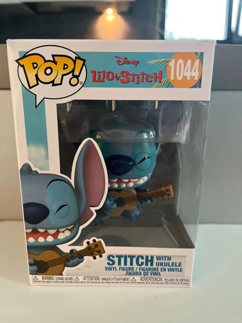 Funko pop figurine Stitch avec ukulele 1044