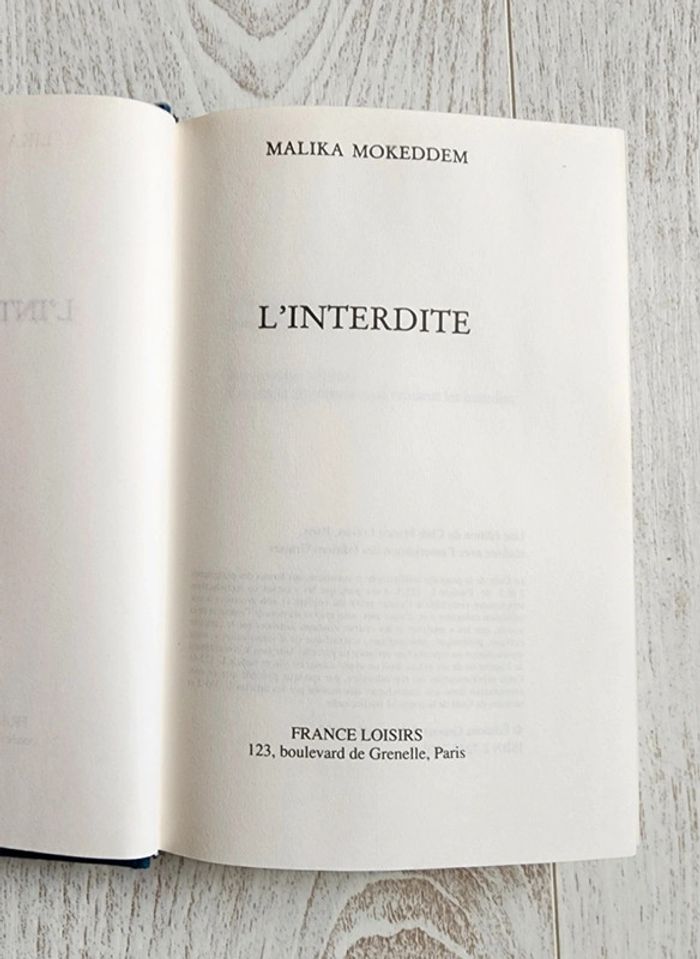 Livre L'interdite - photo numéro 2
