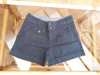 12 € Short gris chiné Cache Cache