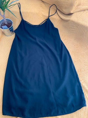 Robe noire à bretelles