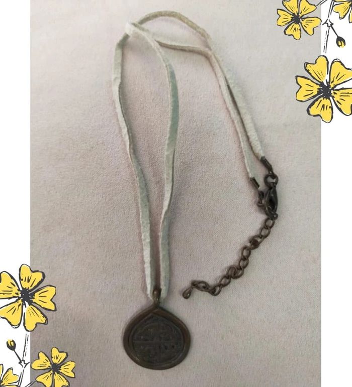 Collier vintage pendentif bronze – style symbolique gravé - photo numéro 2
