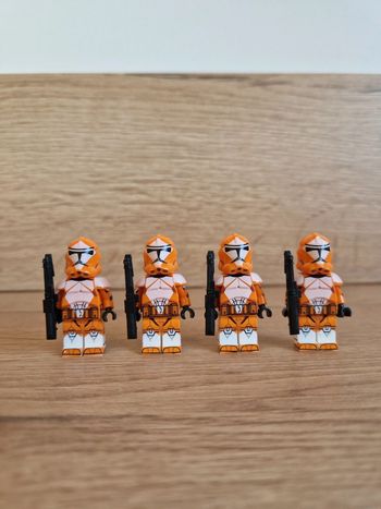 Figurines type lego 4 clones de la 212ème star wars