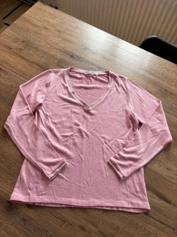 Pull rose nafnaf