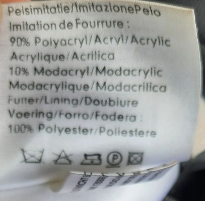 Manteau noir avec de la fausse fourrure, taille 42 - photo numéro 6