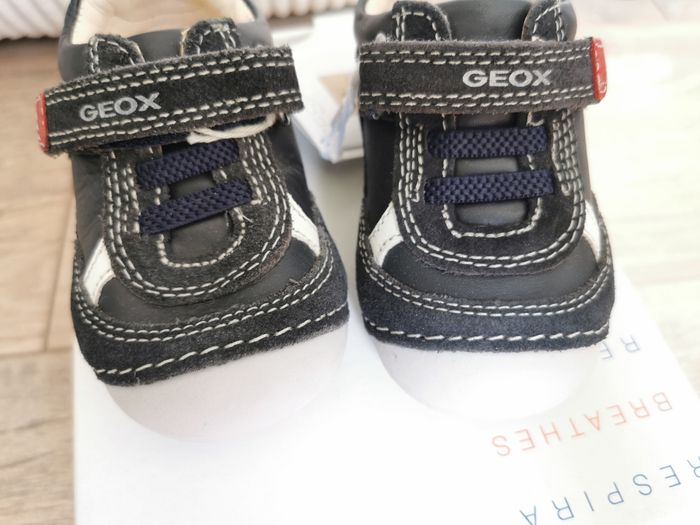 Chaussures en cuir et nubuck  bébé Geox taille 20 - photo numéro 5