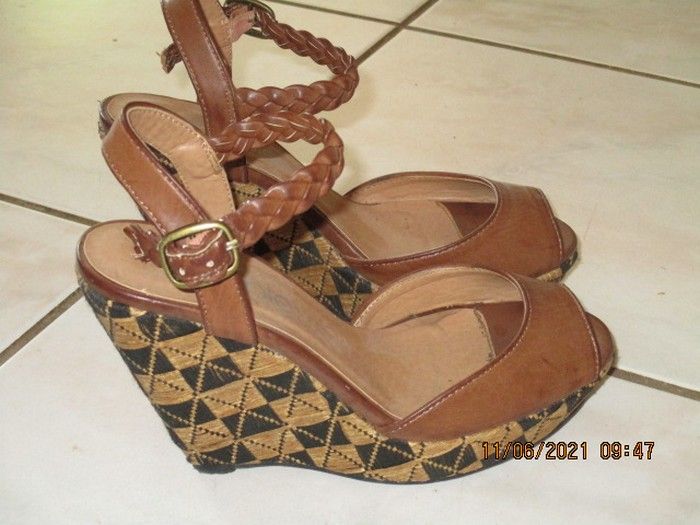 Chaussures compensées P. 37 - photo numéro 3