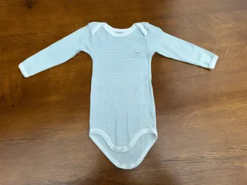 Bodie manche longue petit bateau 12 mois rayé bleu ciel et blanc