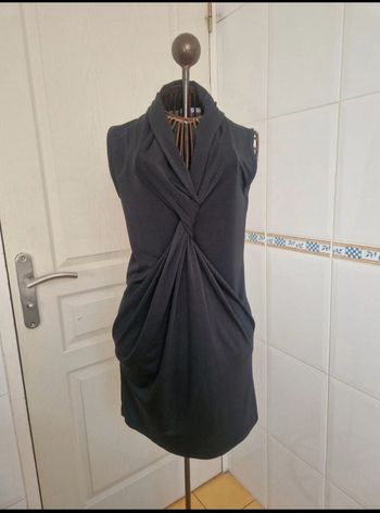 Jolie robe noir prêt du corps Patrice breal taille M/38