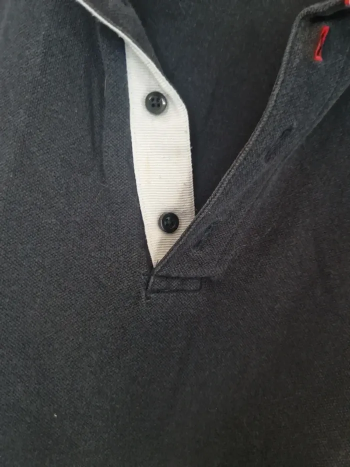 Polo zara taille l (petite tâche col et un peu delaver ) - photo numéro 3