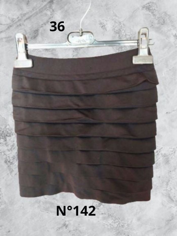 N°142 Jupe noir T36. Orcelly.