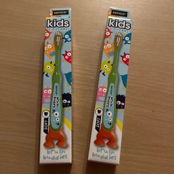 Lot de 2 brosse à dent enfants verte neuve