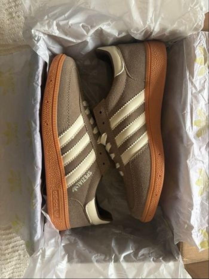 Paire de speziale marron très jolie jamais porté neufs en taille 38 - photo numéro 7