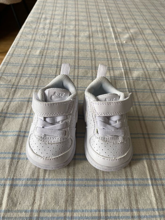 Baskets neuves Nike bébé - photo numéro 2