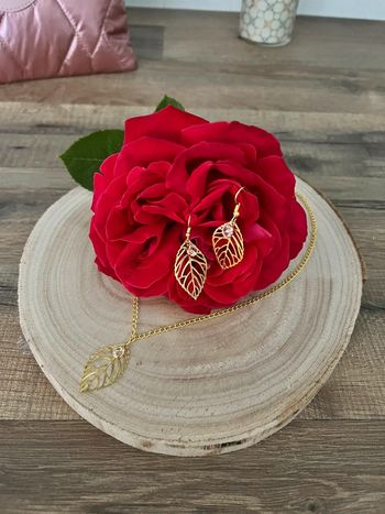 Parure collier doré et boucle