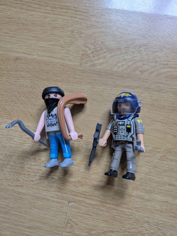 Policier et bandit playmobil - photo numéro 2