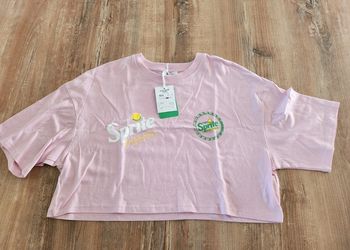 Crop top rose Sprite neuf avec étiquette Dont call me jennyfer taille 34 /36 S