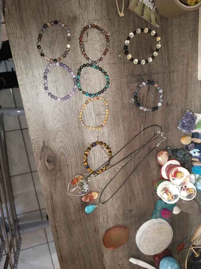 (bien lire l'annonce ) vend bracelet pierre naturelle