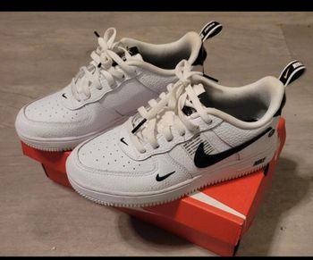 Basket femme nike air force one LV8 nikel