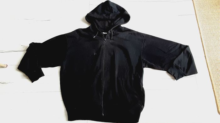 Vêtement mixte garçon fille gilet à capuche noir Gémo 16 ans