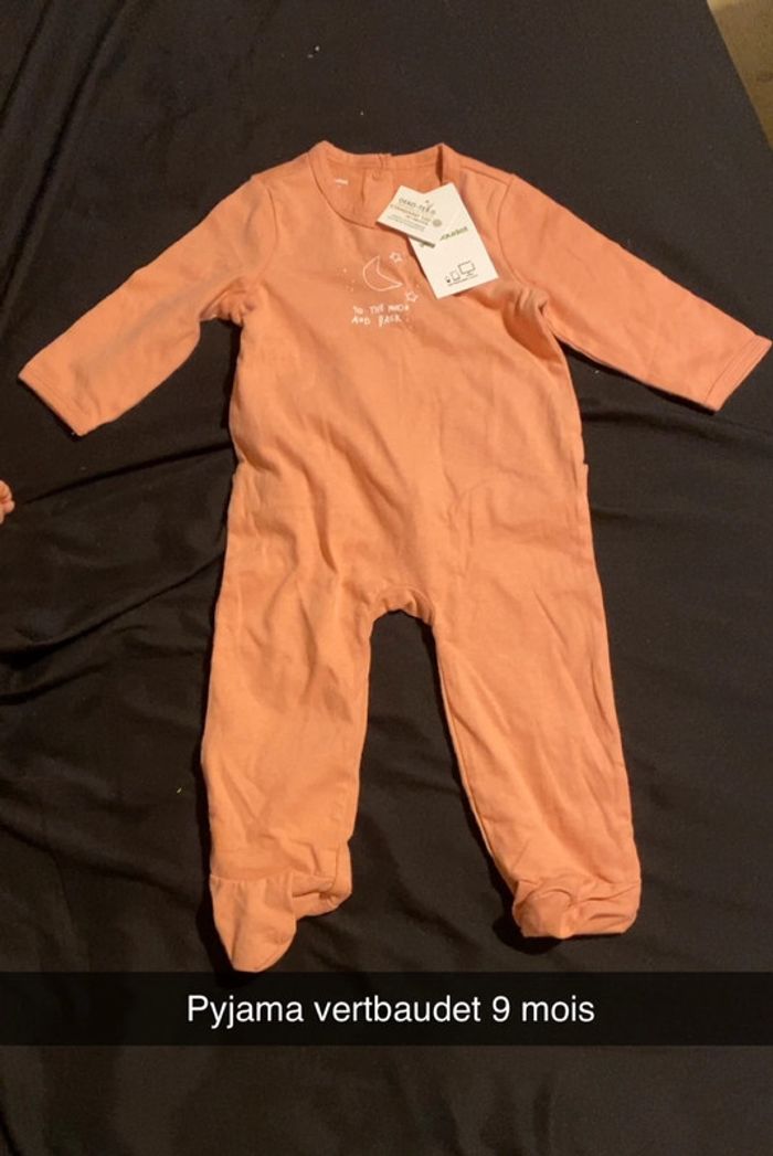 Pyjama vertbaudet neuf 9 mois