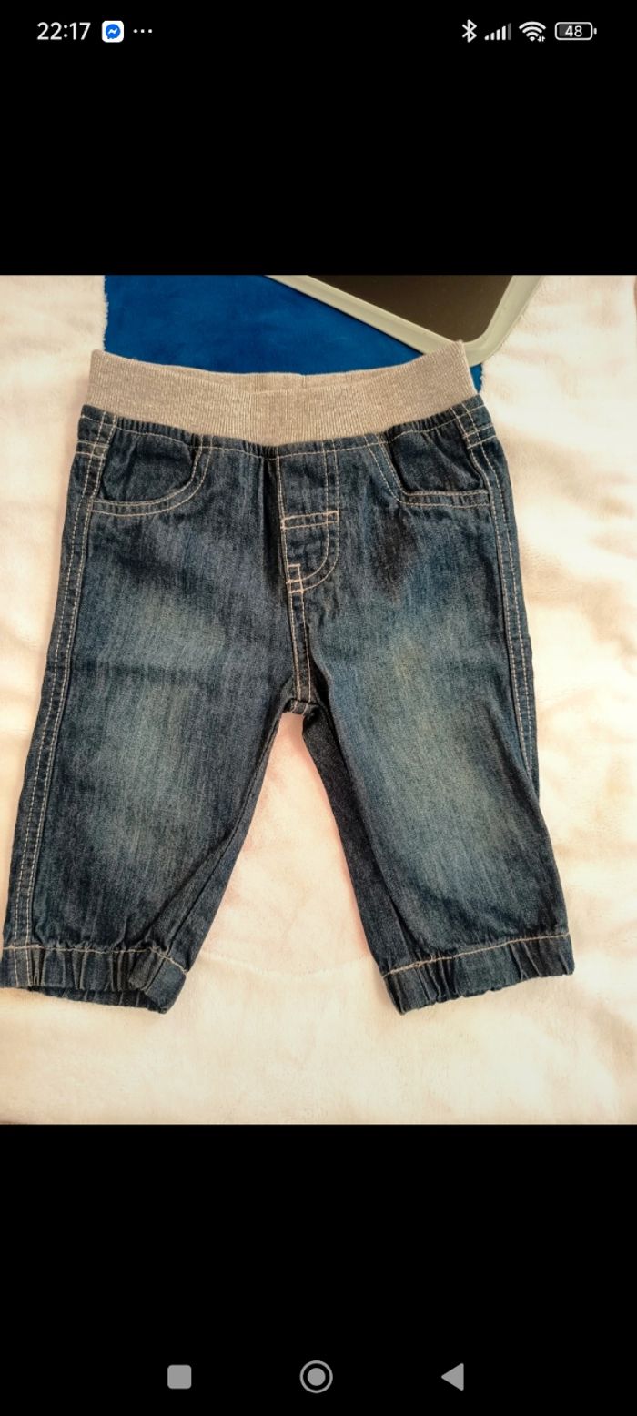 Lot jeans larges taille 12 mois - photo numéro 2