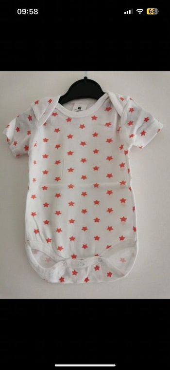 Lot de trois bodys fille