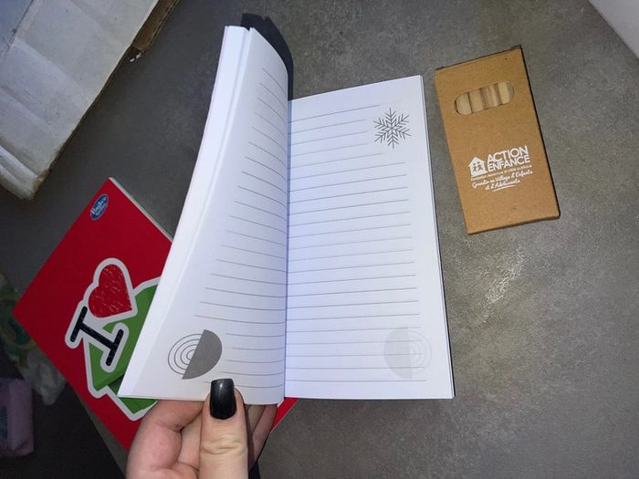 Lot cahiers de jeu Monopoly neuf livre texte bloc box crayons - photo numéro 5