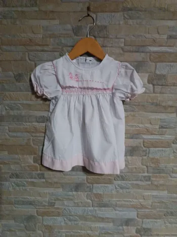 Robe brodée à smocks 18M