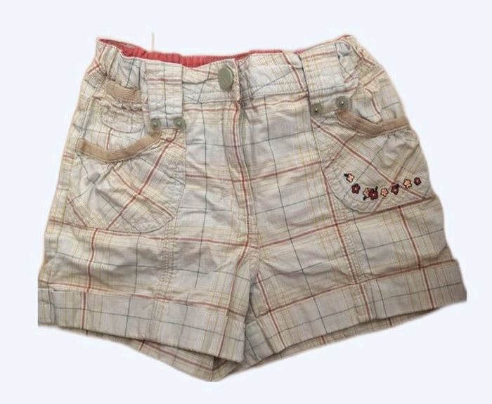 Short fille 7 ans NEUF