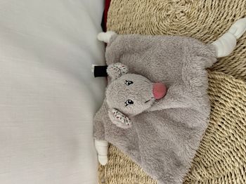 DOUDOU PLAT SOURIS GRISE, BEIGE, 4 NOEUDS, MAILOU TRADITION 